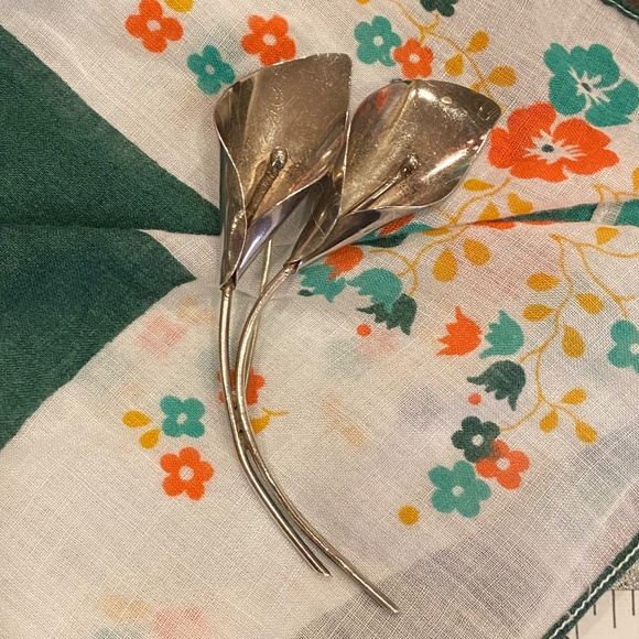 Vintage Stuart Nye Sterling Silver double Cala Lily Brooch - Picture 8 of 12